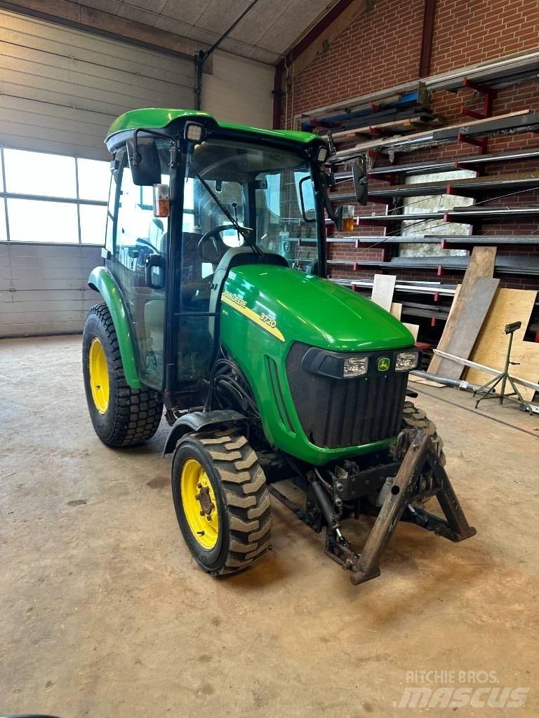 John Deere 3720 Trattori