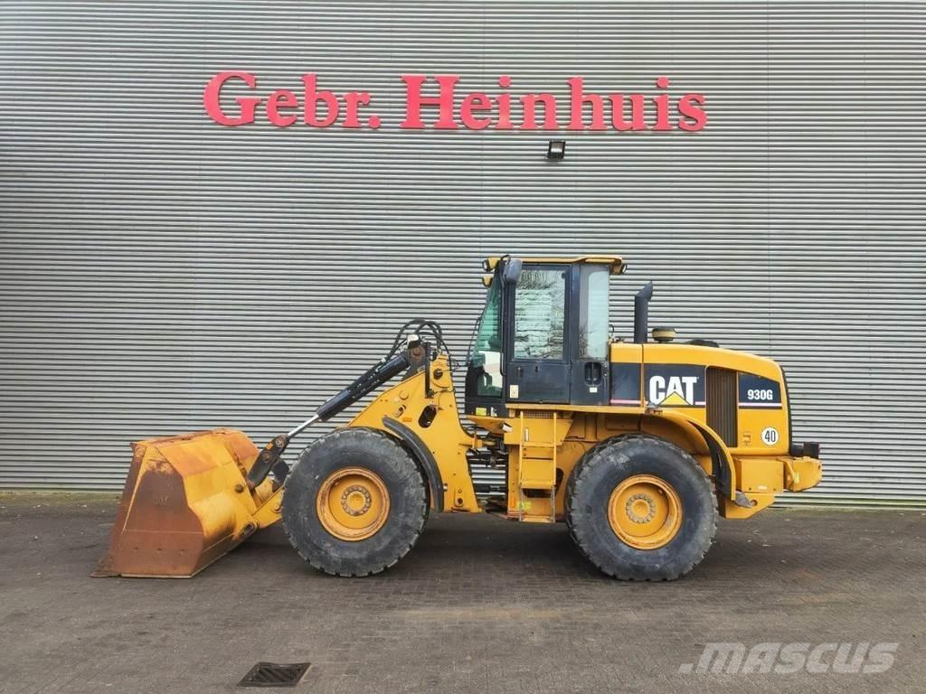 CAT 930G Pale gommate