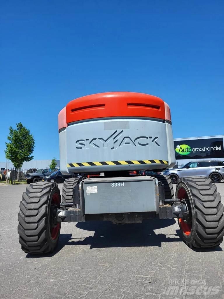 SkyJack SJ 46AJ Piattaforme a braccio articolato