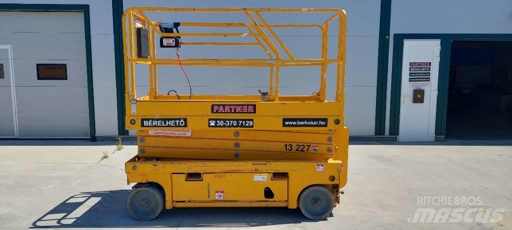 Haulotte Compact 10 Piattaforme a pantografo