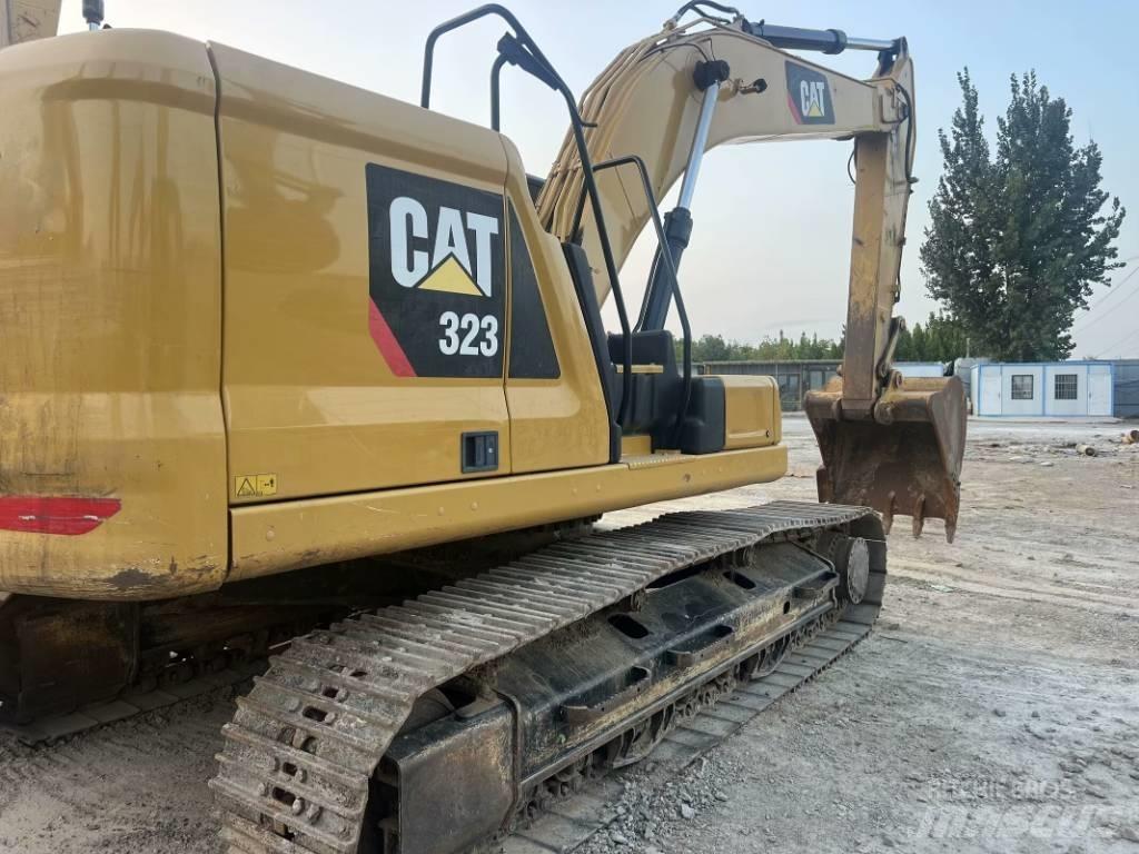CAT 323 GC Escavatori cingolati