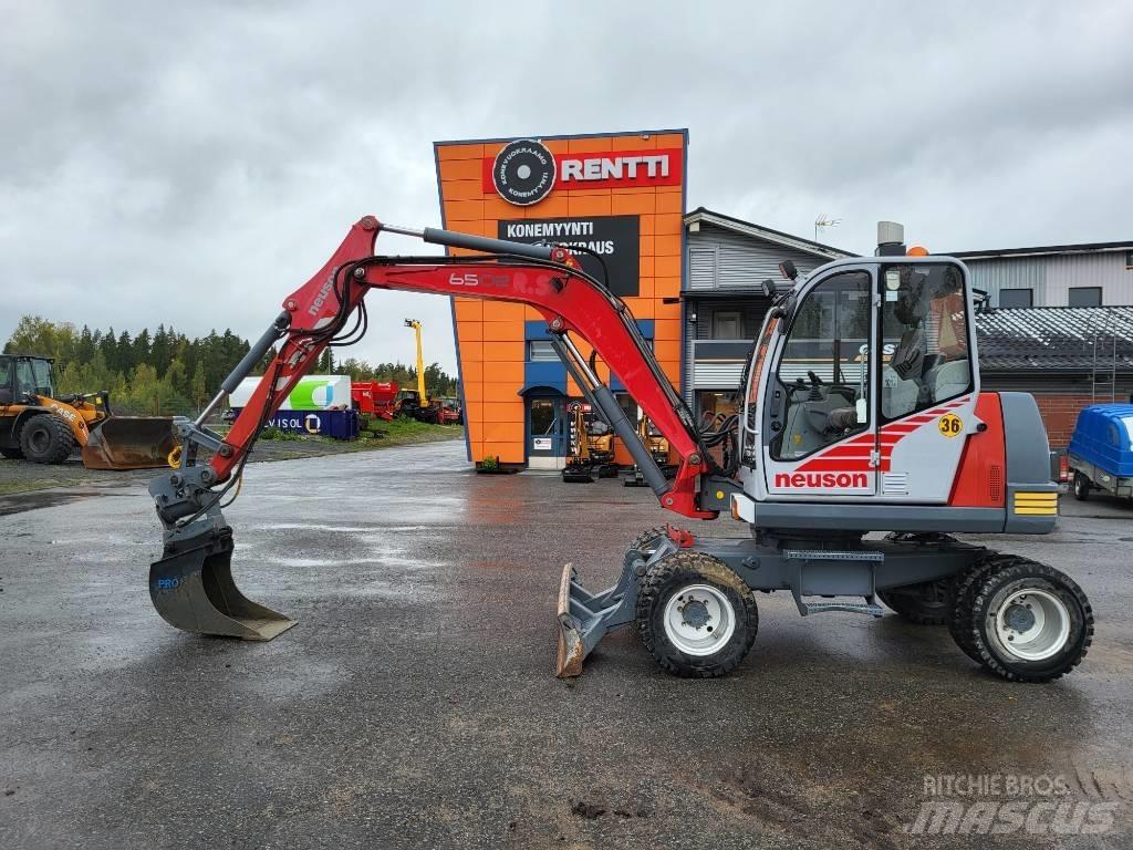 Neuson 6502 WD Escavatori gommati