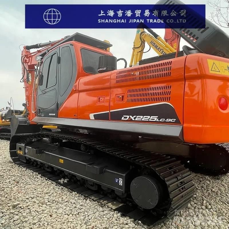 Doosan DX 225 Escavatori cingolati