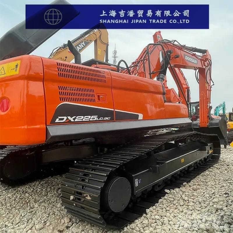 Doosan DX 225 Escavatori cingolati