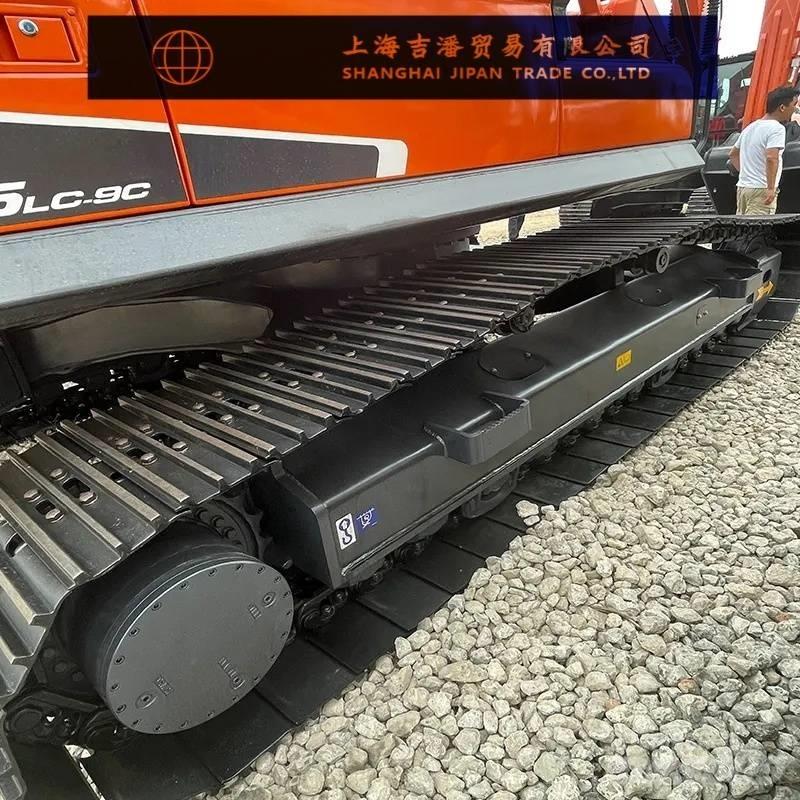 Doosan DX 225 Escavatori cingolati