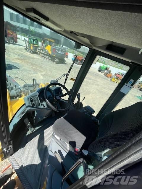 Volvo L 30 G Pale gommate