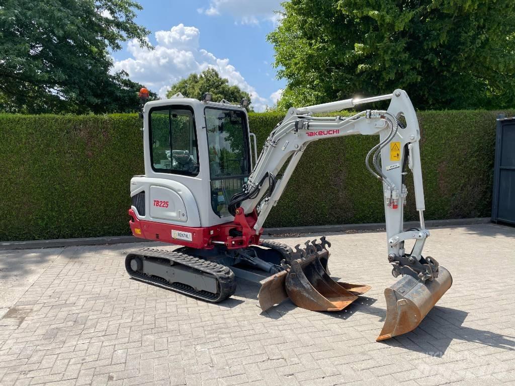 Takeuchi TB 225 Miniescavatori