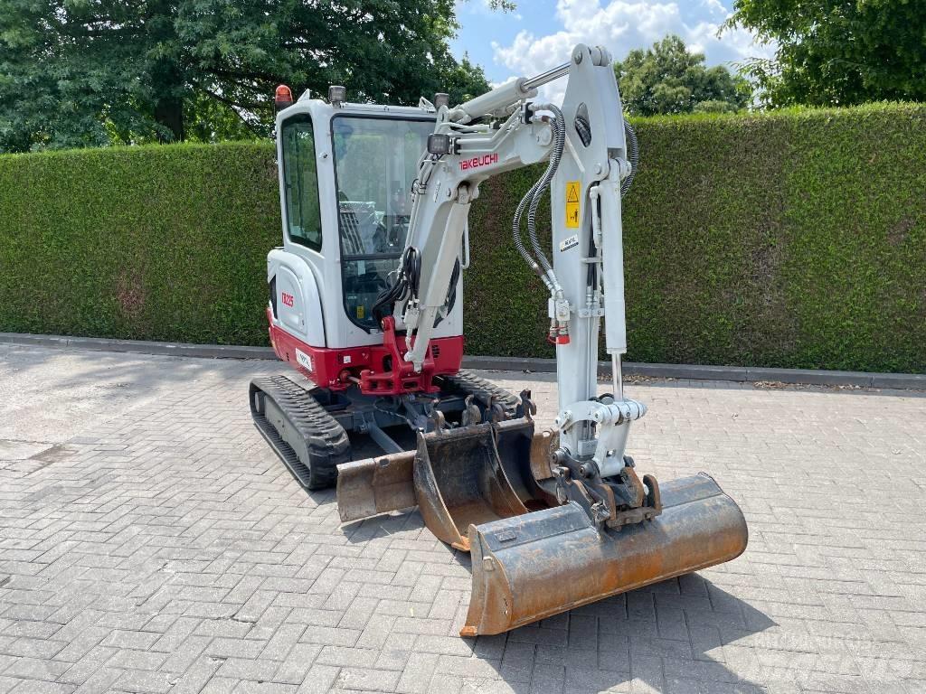Takeuchi TB 225 Miniescavatori