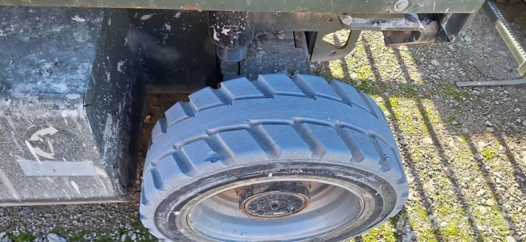 JLG M 3369 Piattaforme a pantografo