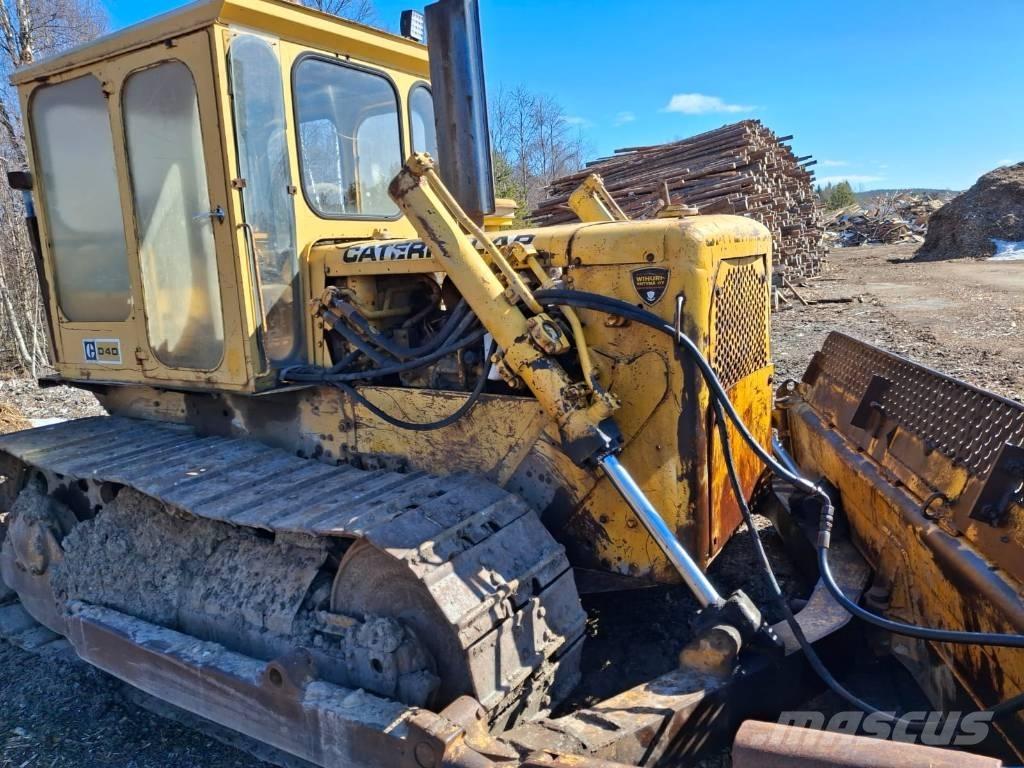 CAT D 4 D Dozer cingolati