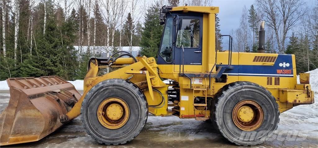 Komatsu WA380 Pale gommate