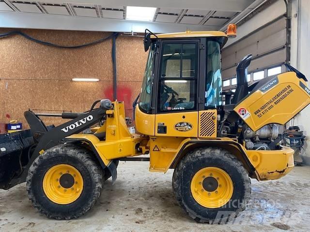 Volvo L 30 G Pale gommate