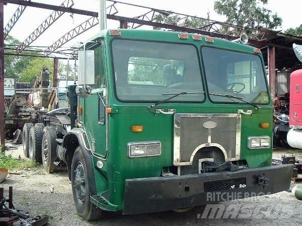Peterbilt 320 Autocabinati