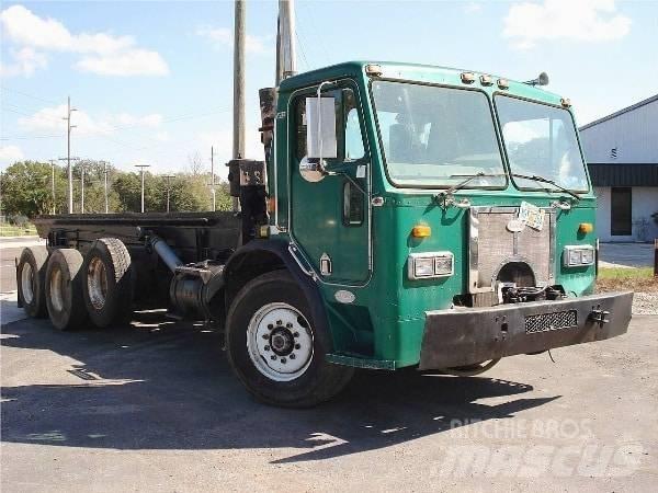 Peterbilt 320 Autocabinati