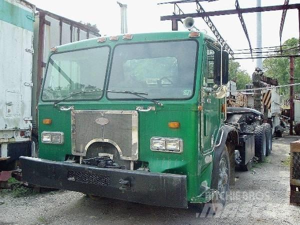 Peterbilt 320 Autocabinati