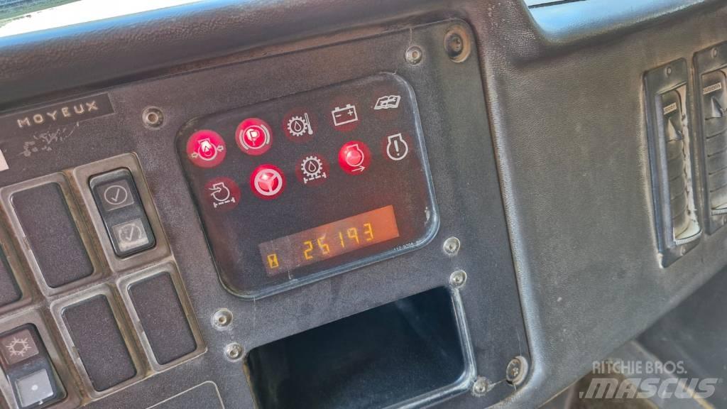 CAT 771D Dumper a telaio rigido