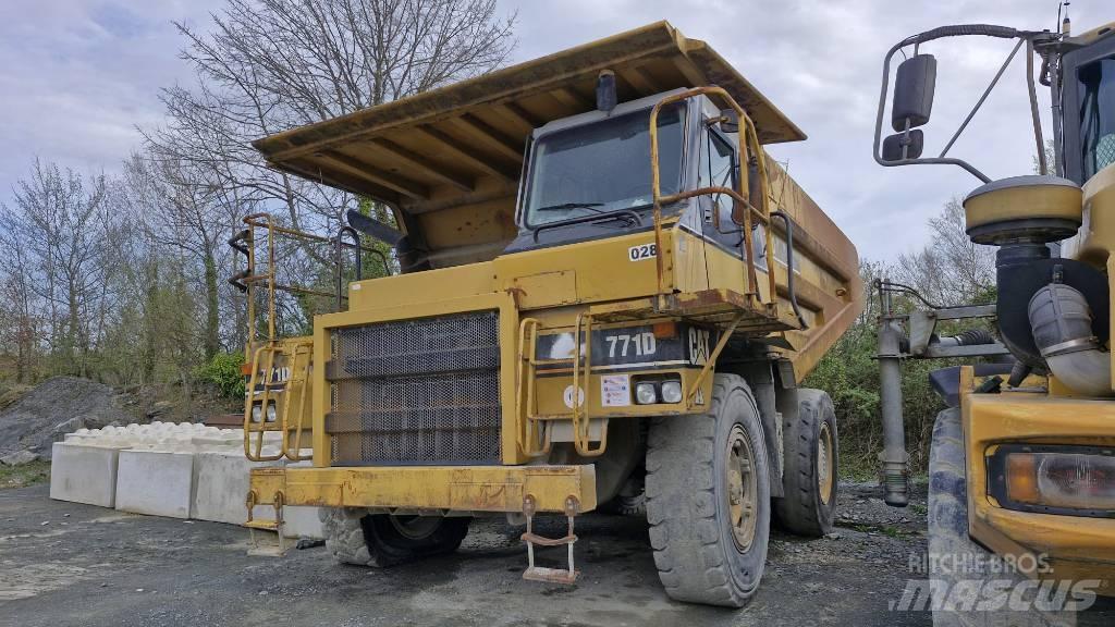 CAT 771D Dumper a telaio rigido