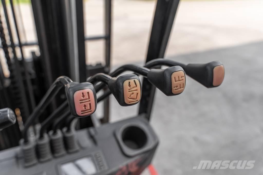 Manitou MI 30 D Carrelli elevatori diesel