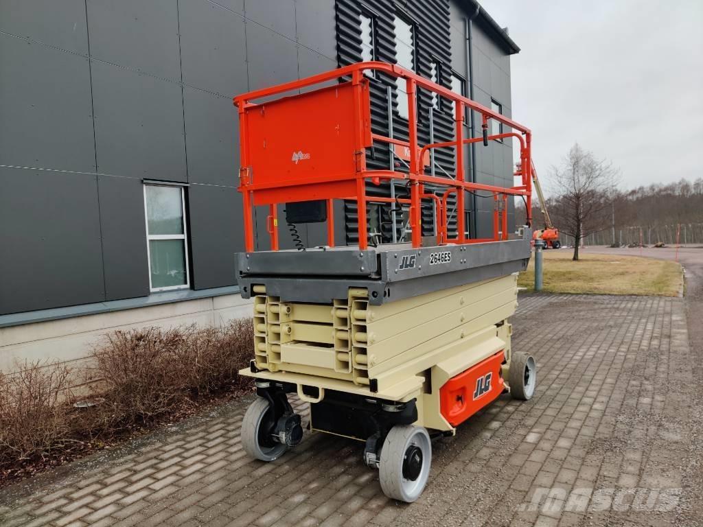 JLG Saxlift 2646 ES Sollevatori verticali