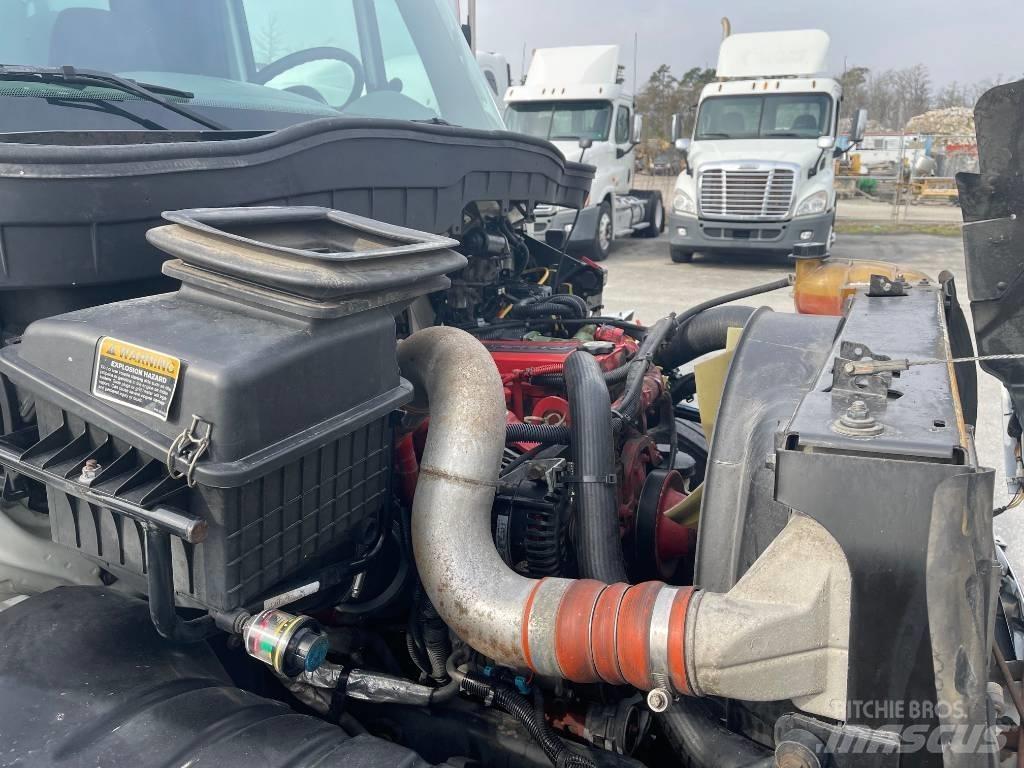 International 4300 Camion cassonati