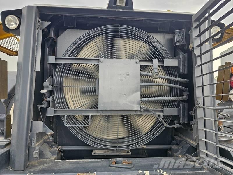 Komatsu WA 470-7 Pale gommate