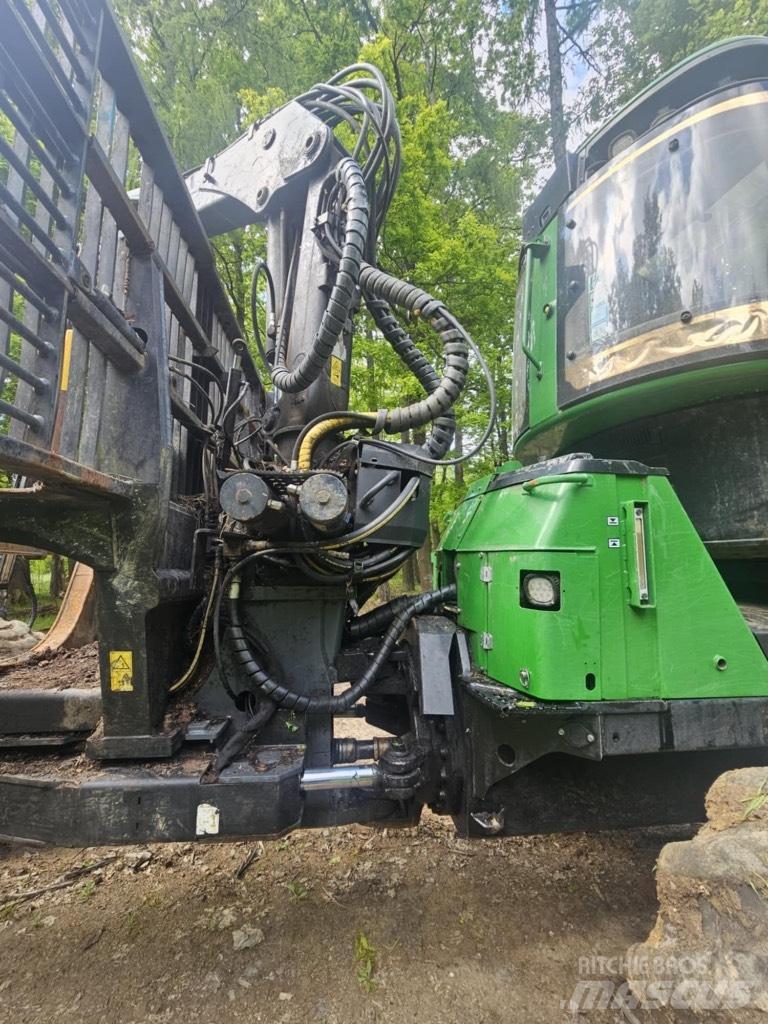 John Deere 1510 E Forwarder