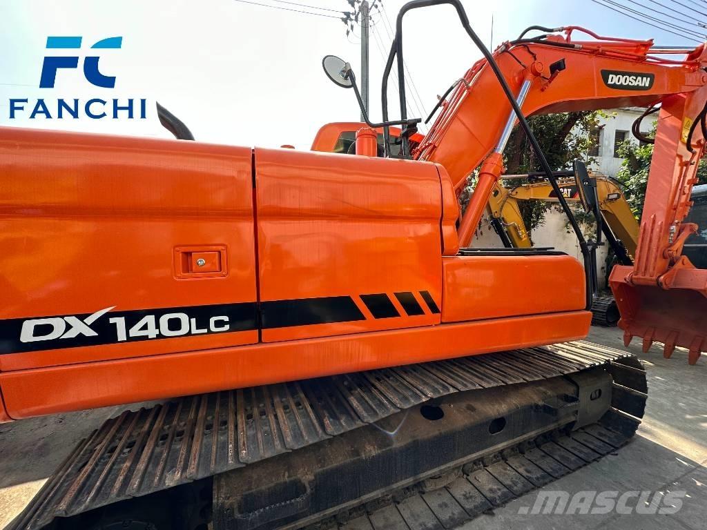 Doosan DX 140 LC Escavatori gommati