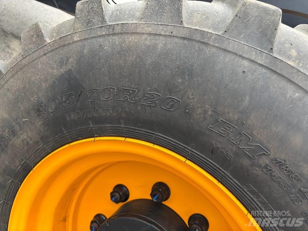 JCB 409 Pale gommate