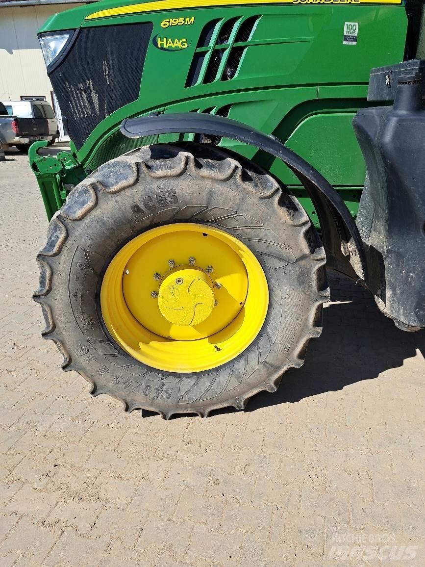 John Deere 6195M Trattori