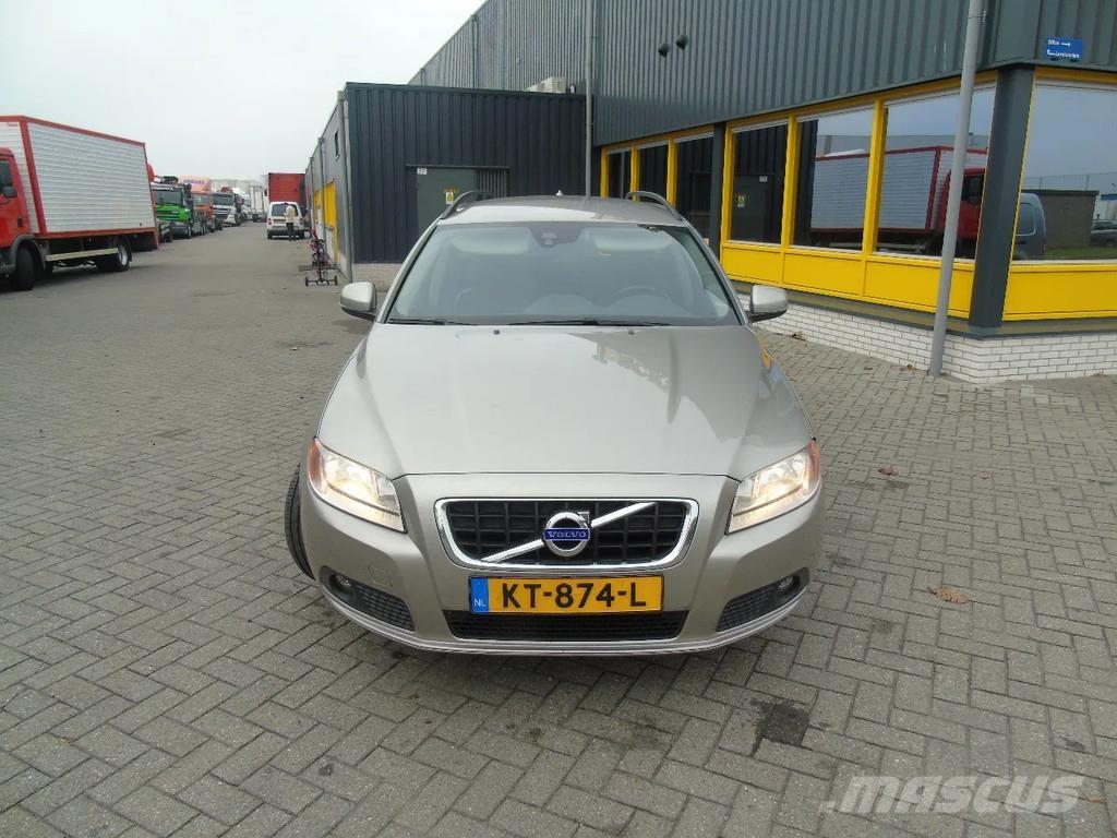 Volvo V70 + manual Auto