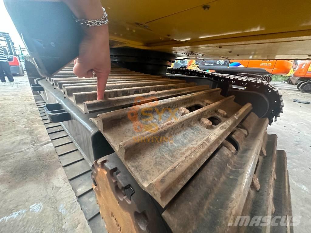 Komatsu PC 220-8 Escavatori cingolati