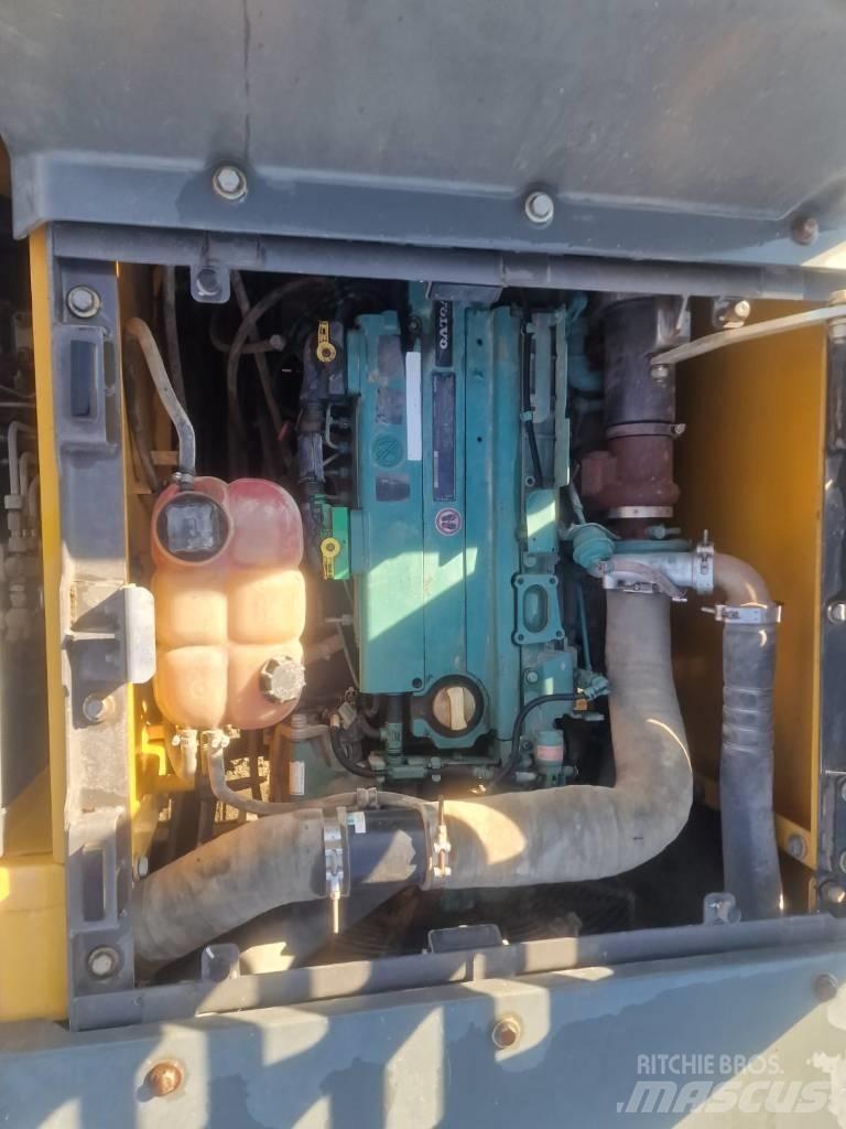 Volvo EC 220 E Escavatori cingolati