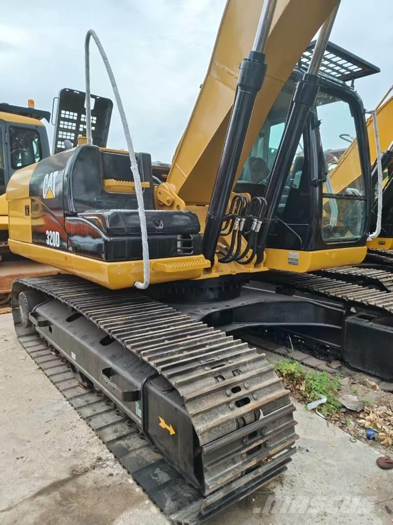 CAT 320 D Escavatori cingolati