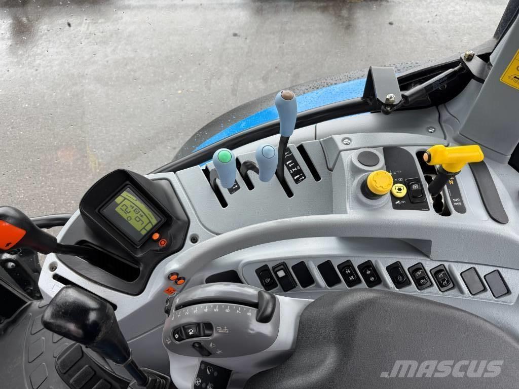 New Holland T 6040 Trattori