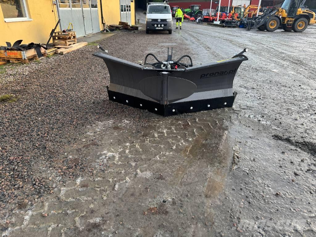 Pronar PUV 2400 M Lame spazzaneve e aratri