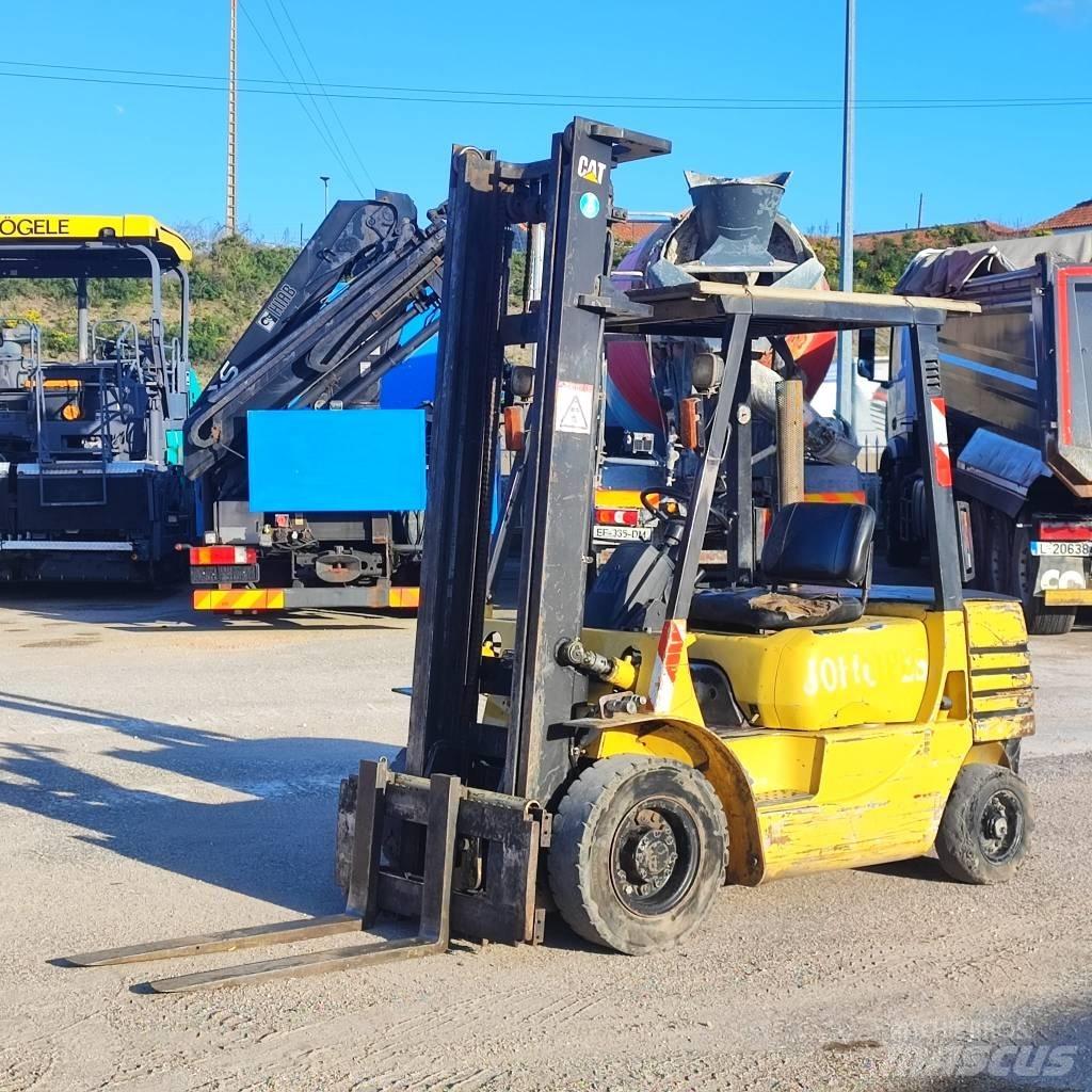 CAT DP 25 Carrelli elevatori diesel