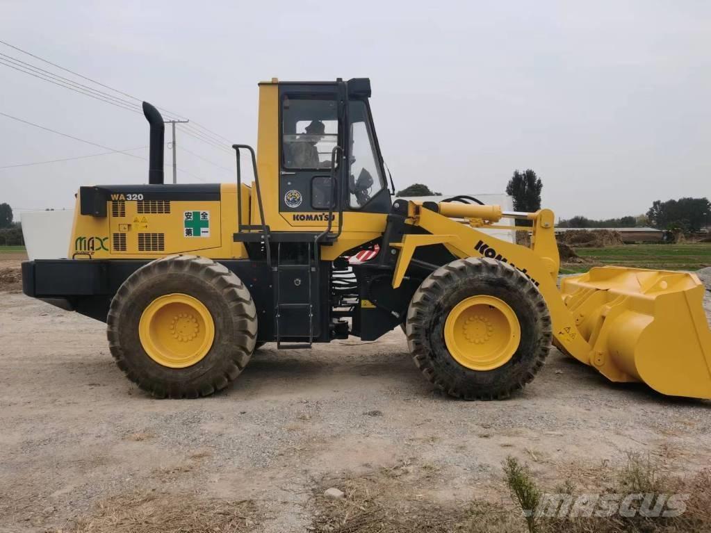 Komatsu WA 320-5 Pale gommate