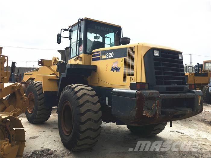 Komatsu WA 320-5 Pale gommate