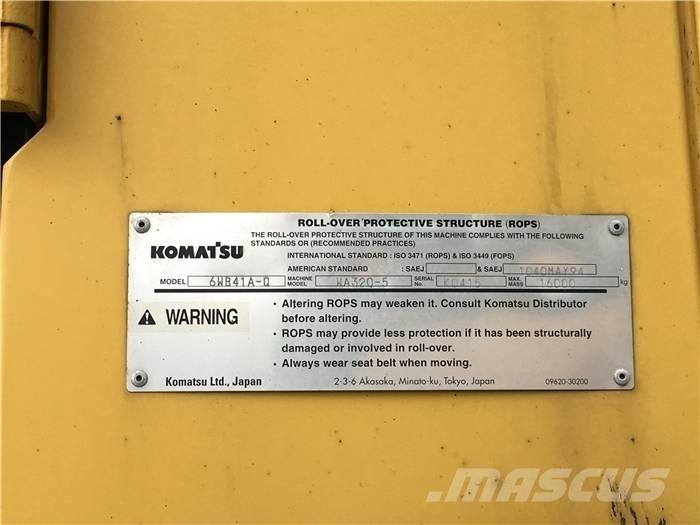 Komatsu WA 320-5 Pale gommate