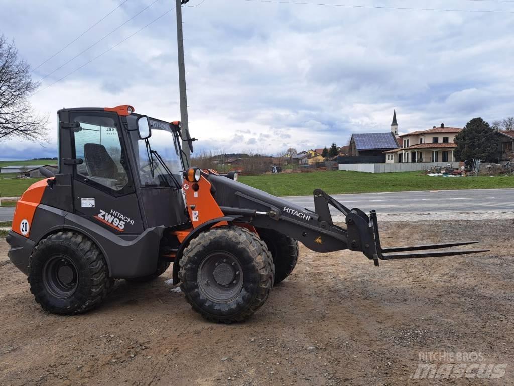 Hitachi ZW 95-6 Pale gommate