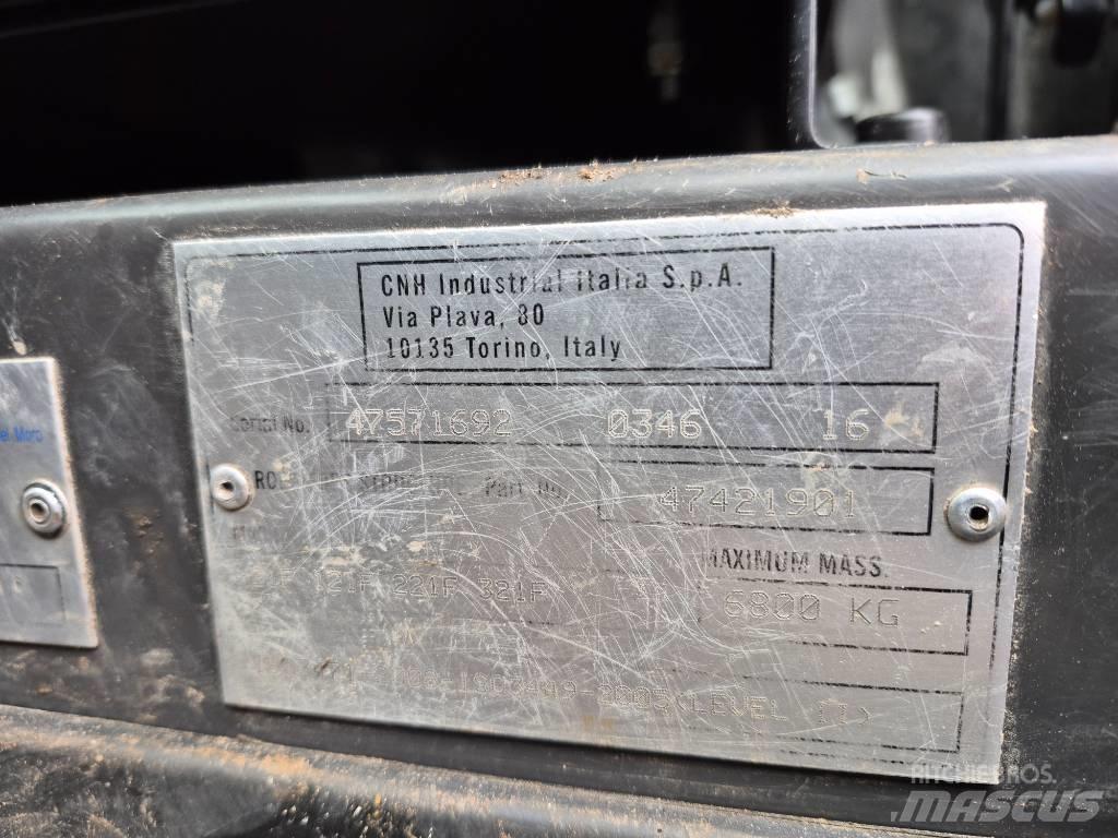 CASE 321 F Pale gommate