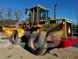 CAT Loader Pale gommate