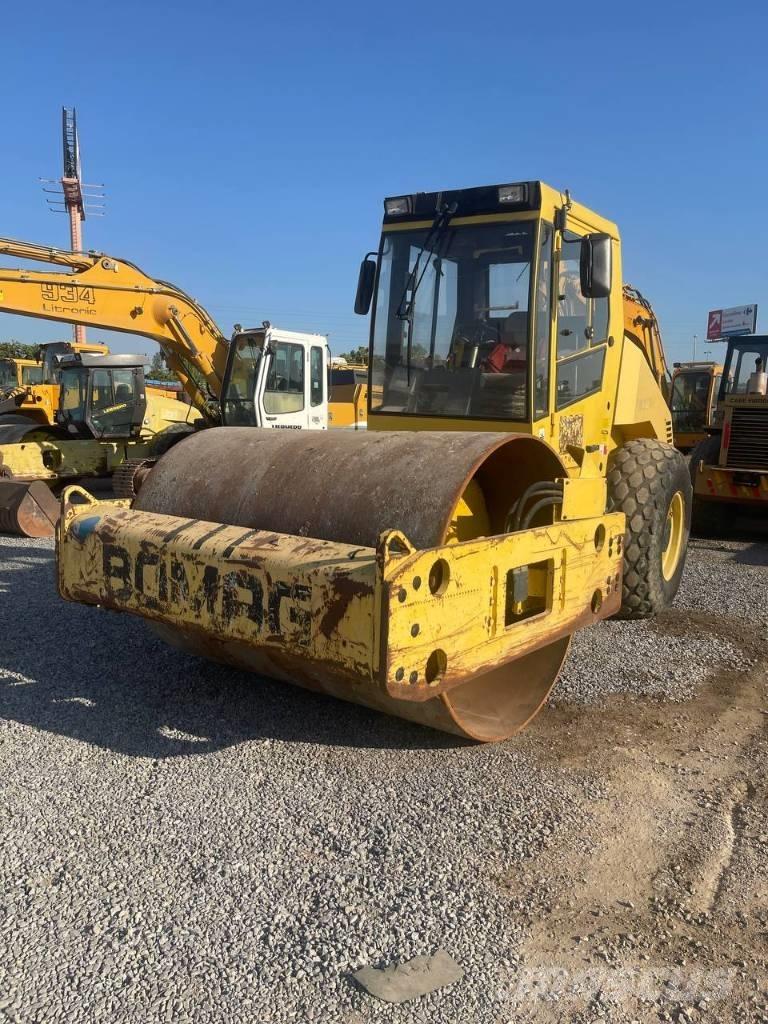 Bomag BW 213 D-3 Rulli monotamburo