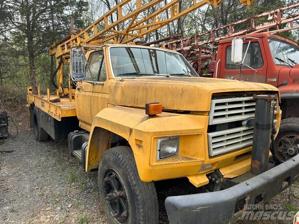 Ford F 700 Camion con sponde ribaltabili