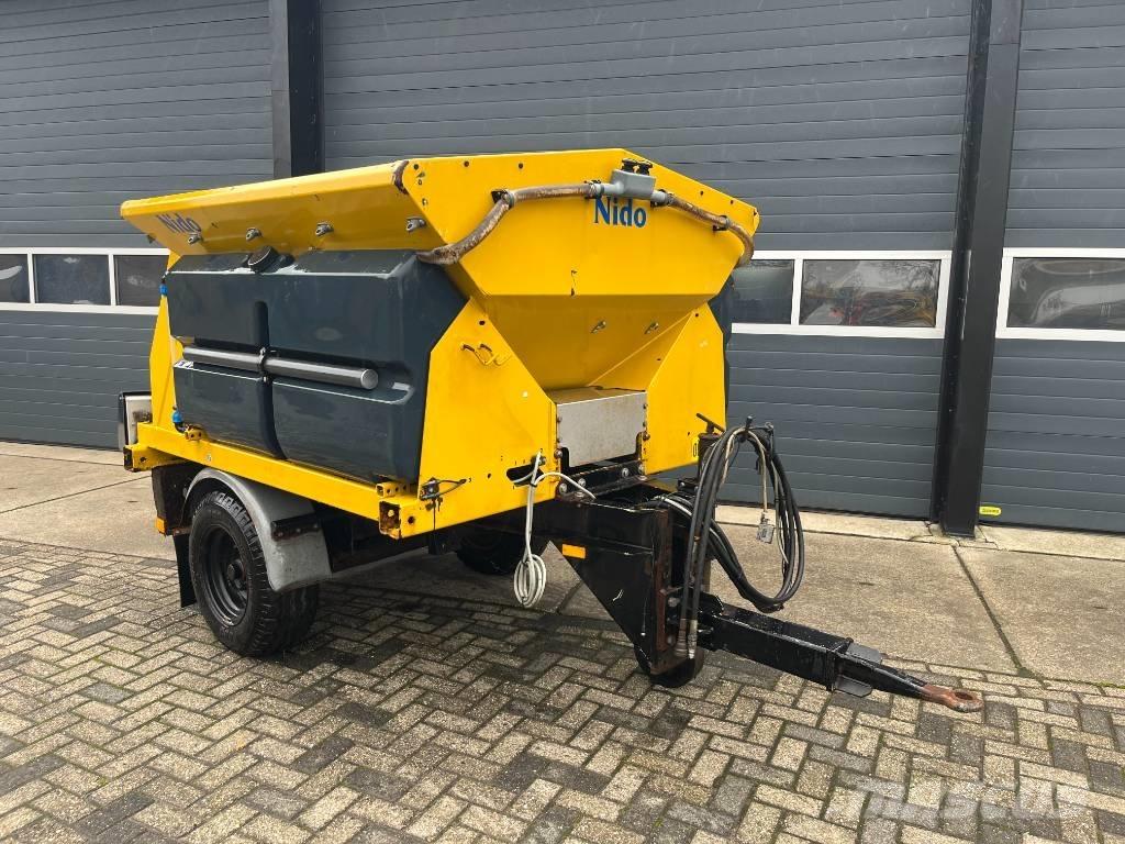 Nido Stratos Spargisabbia e spargisale