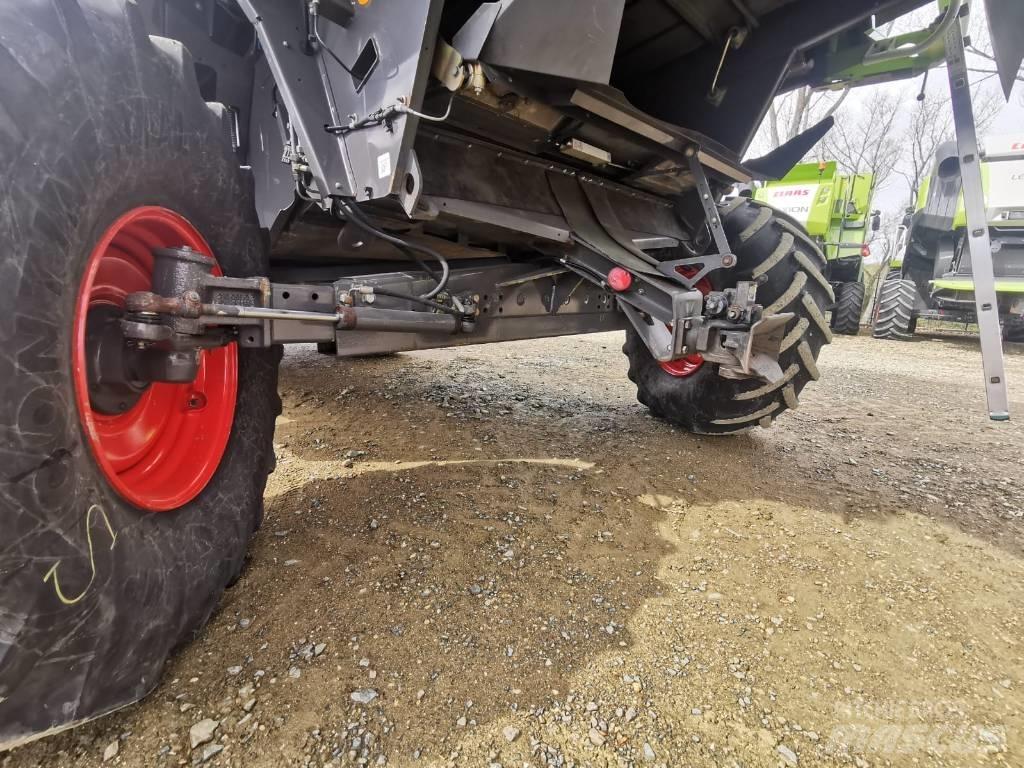 CLAAS Lexion 650 Mietitrebbiatrici