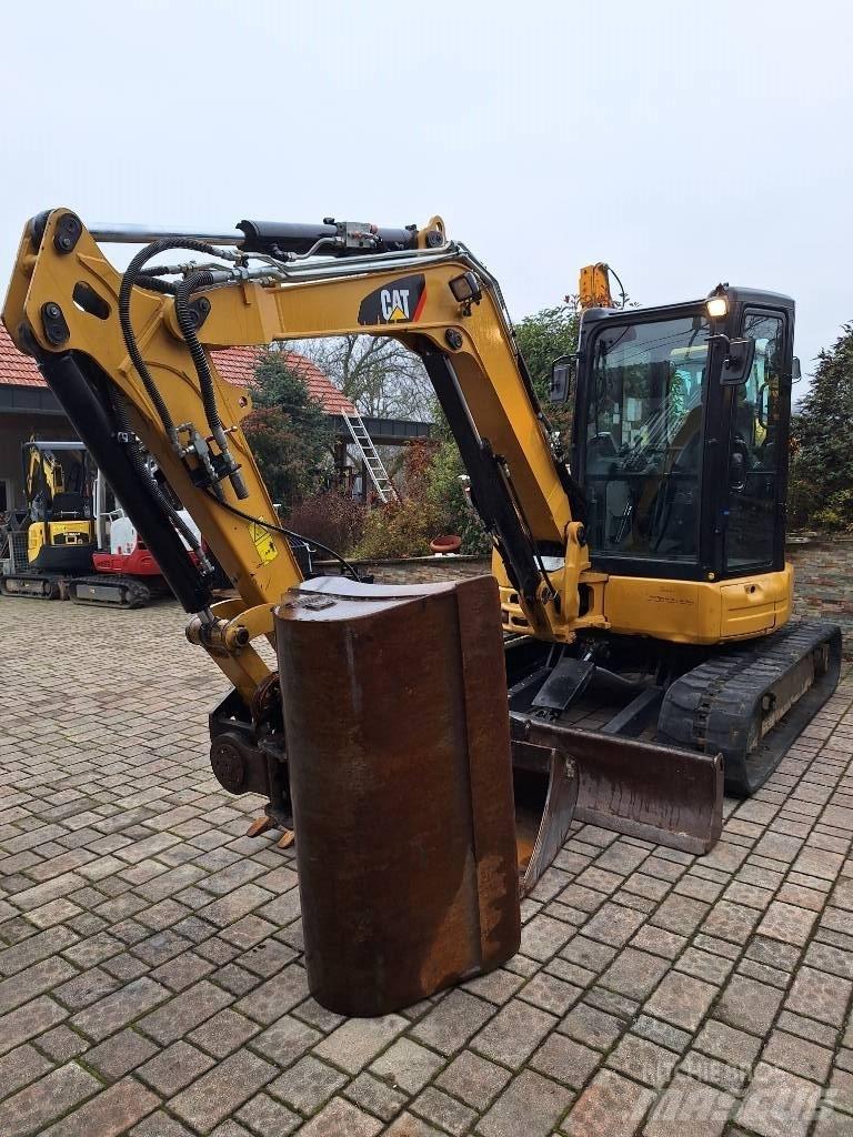 CAT 305 E2 + Powertilt Miniescavatori