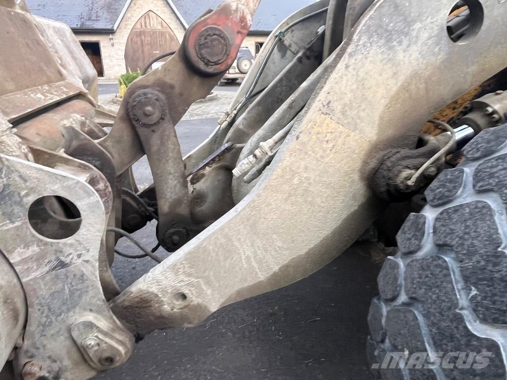 Volvo L 120 E Pale gommate