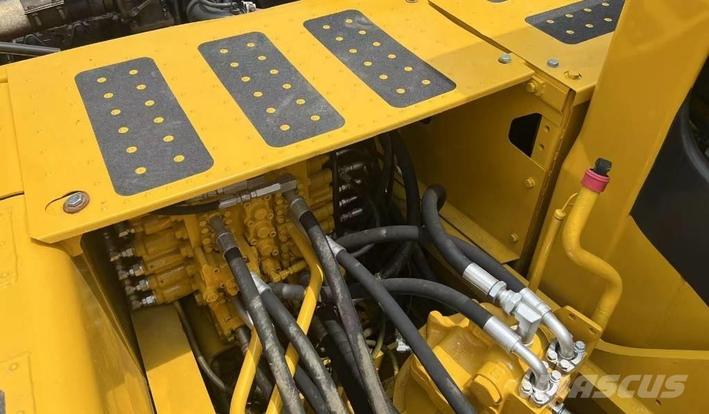 Komatsu PC200-7 Escavatori cingolati