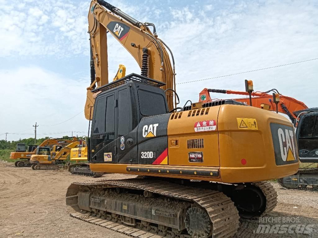 CAT 320D2 Escavatori medi 7t - 12t